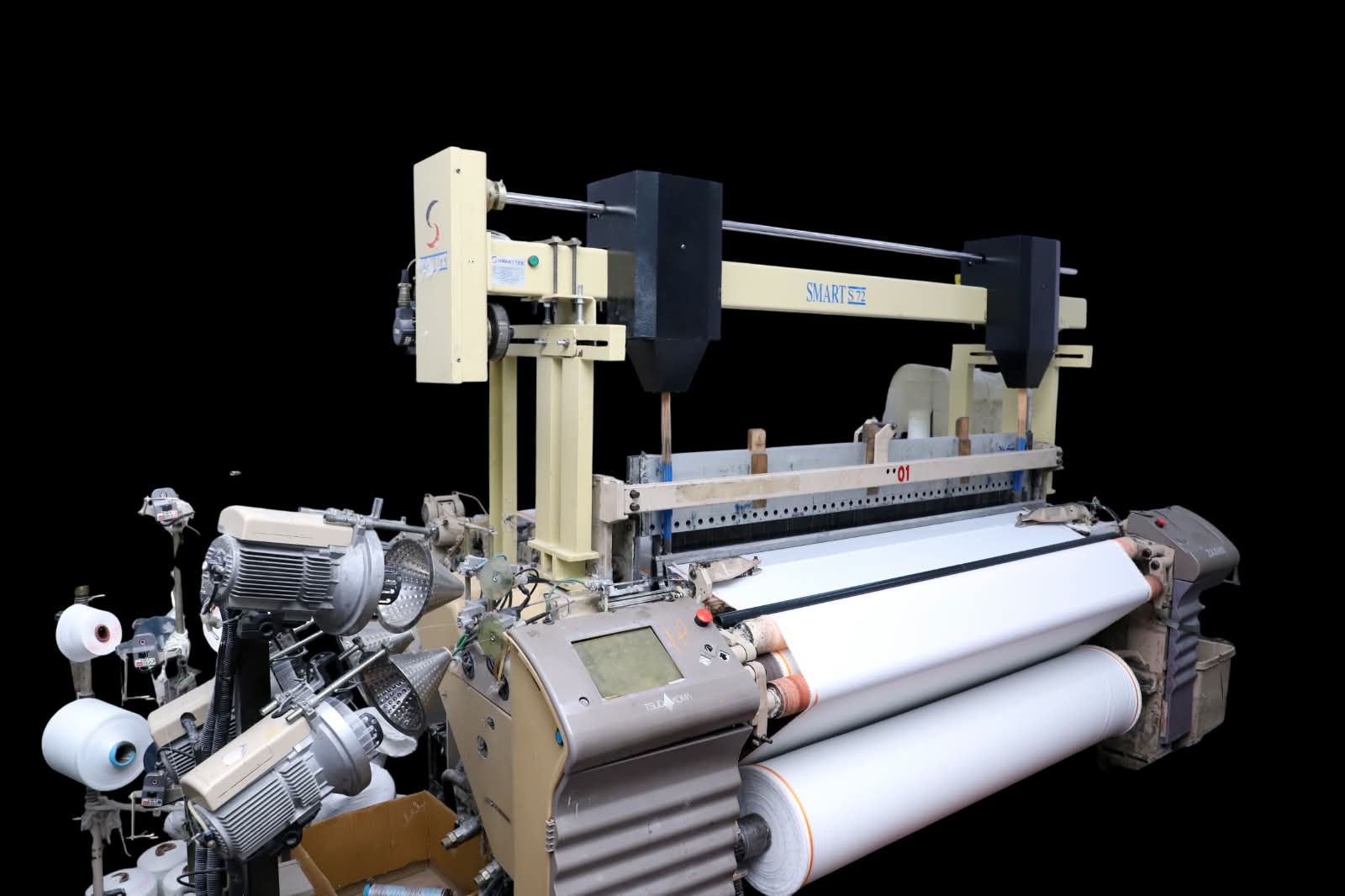 Industrial weaving looms on the Smart Tex production floor